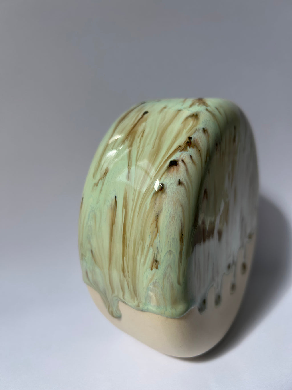 Champagne Pools Vase - Round