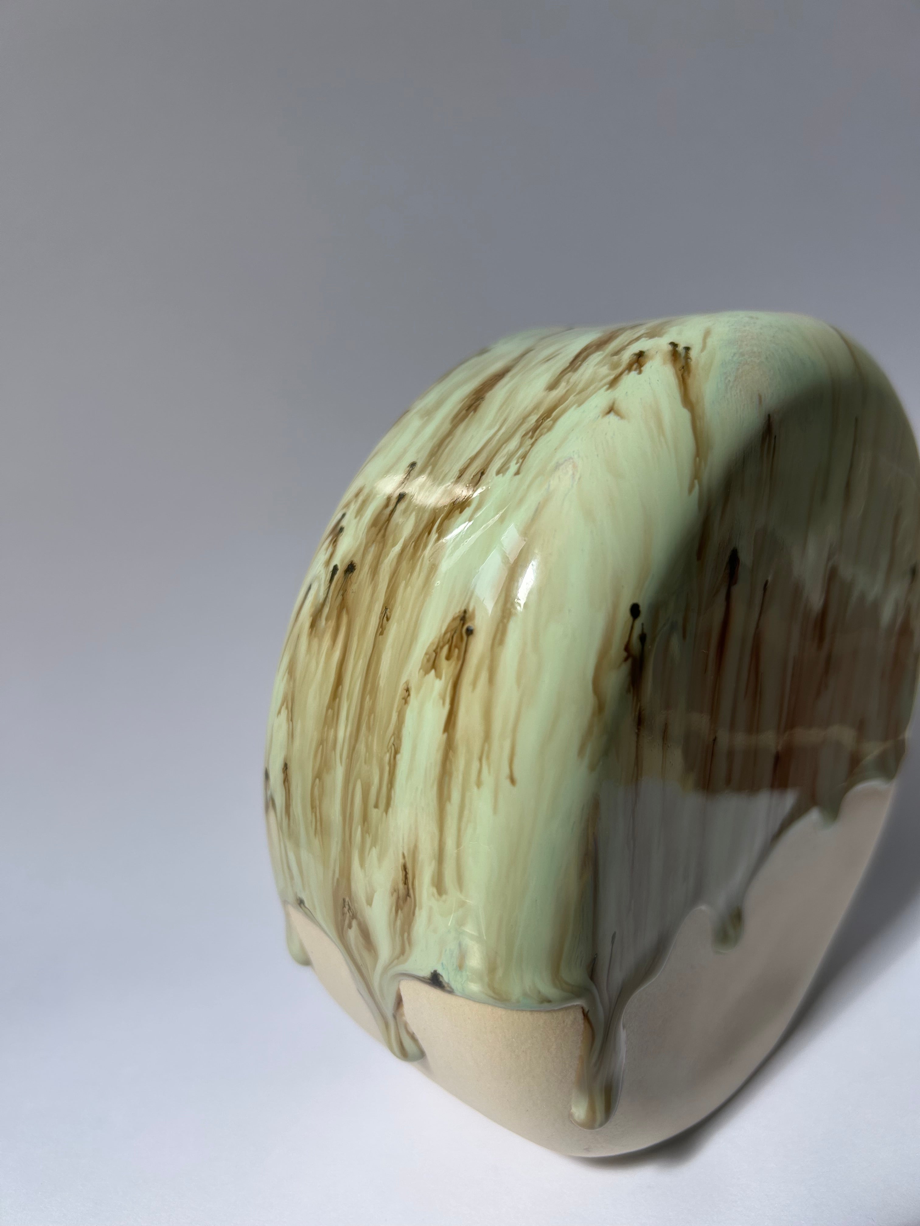 Champagne Pools Vase - Round