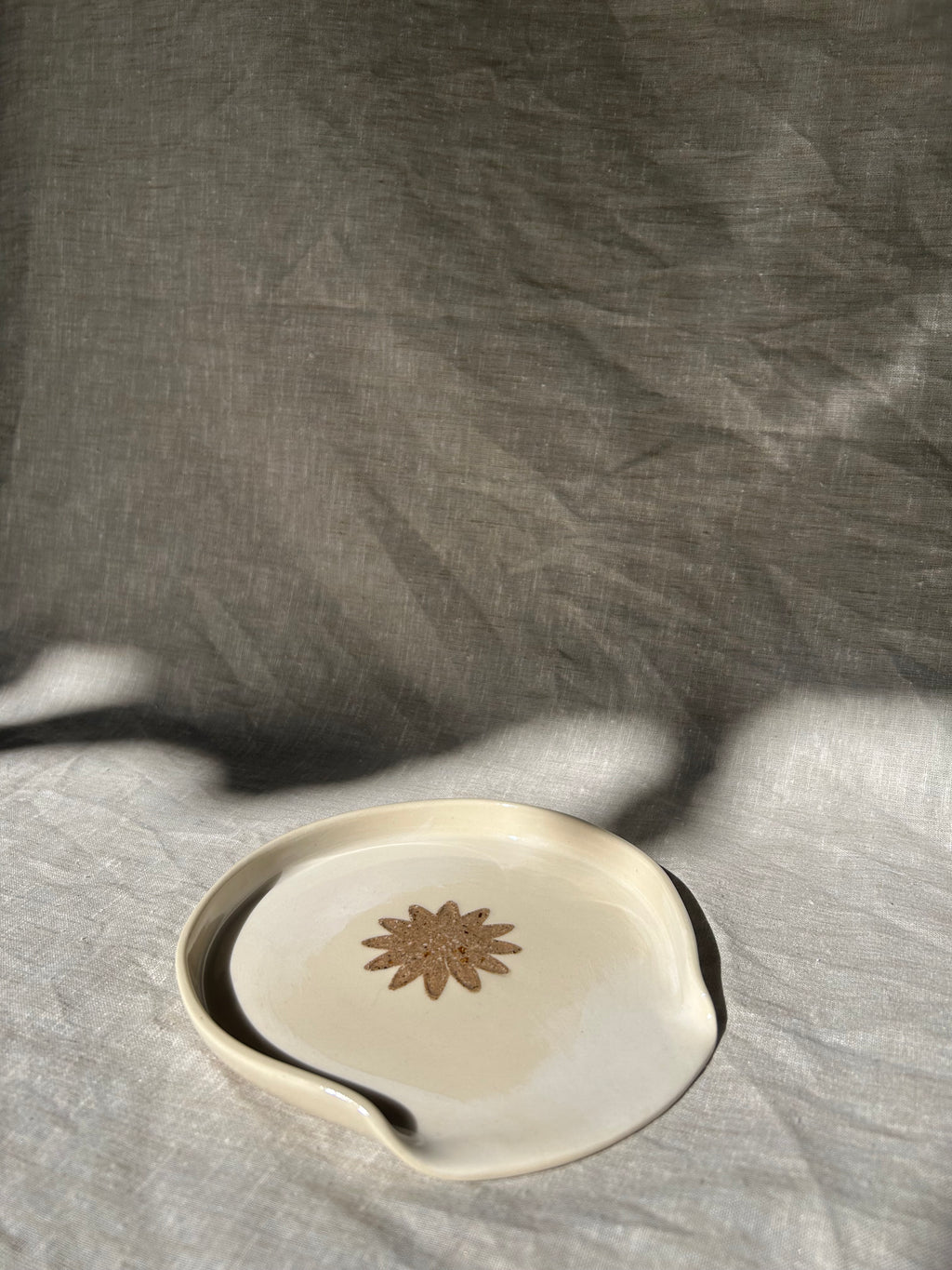 Nerikomi Daisy Spoon Rest - Lrg
