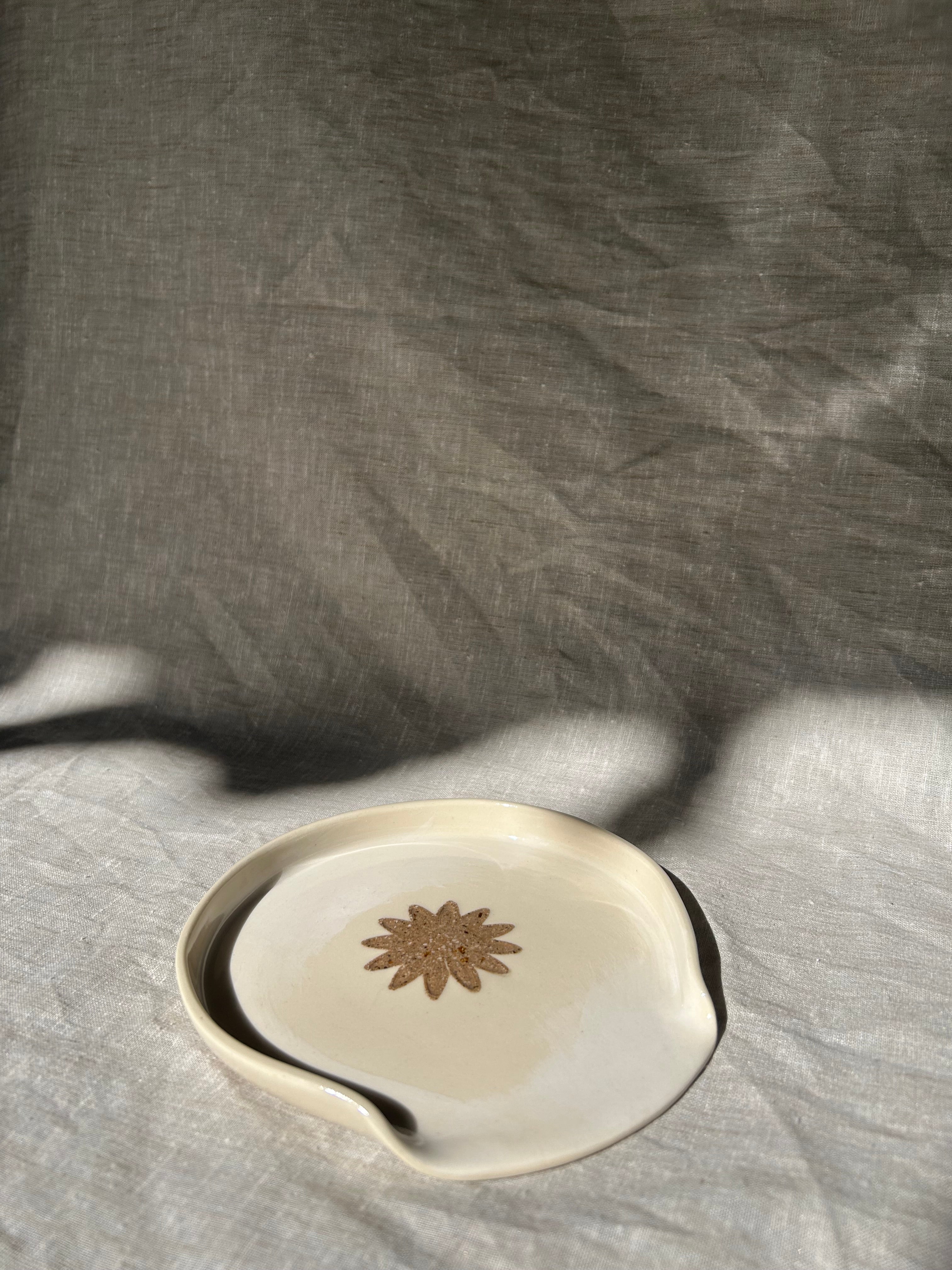 Nerikomi Daisy Spoon Rest - Lrg