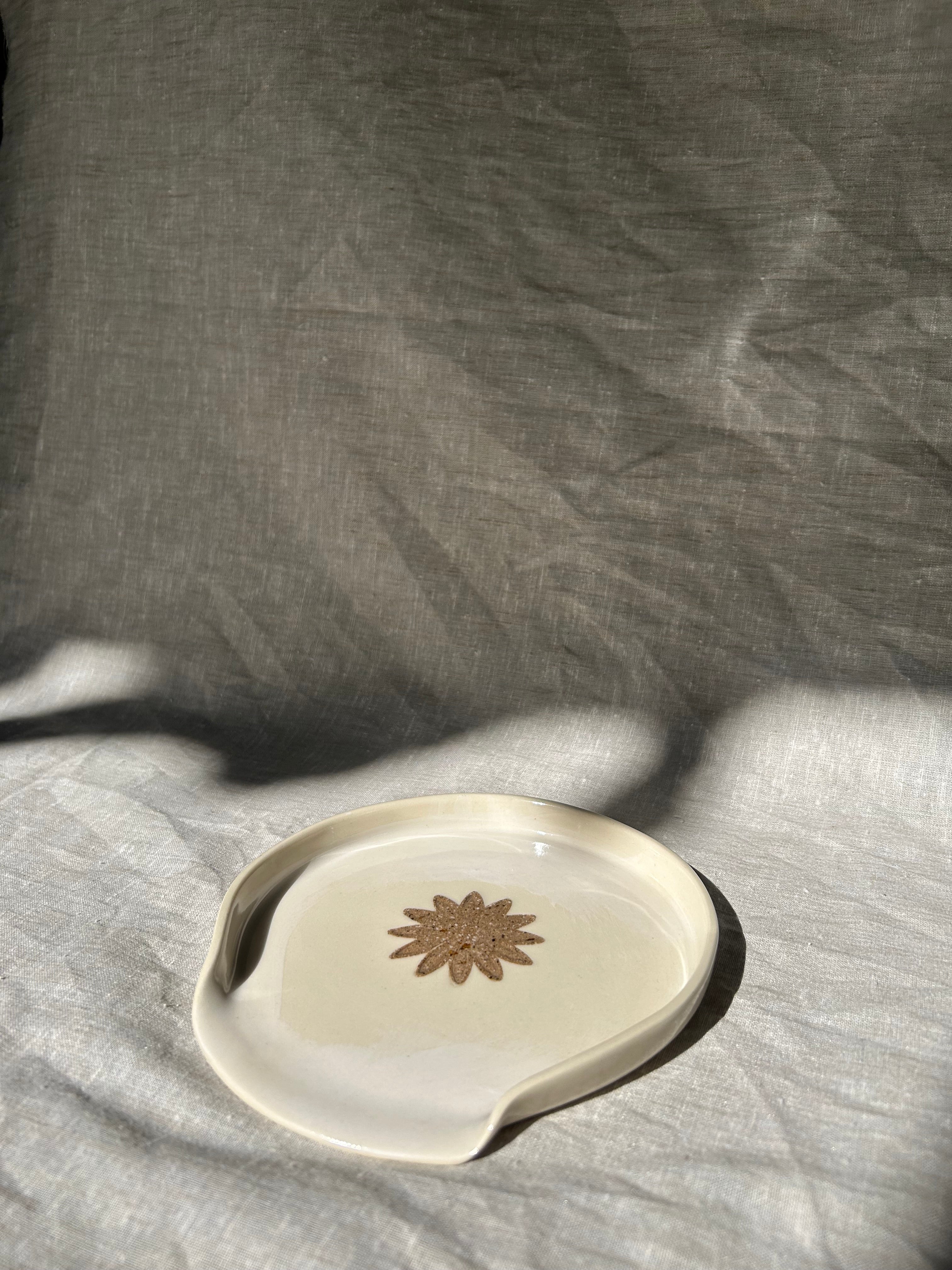 Nerikomi Daisy Spoon Rest - Lrg