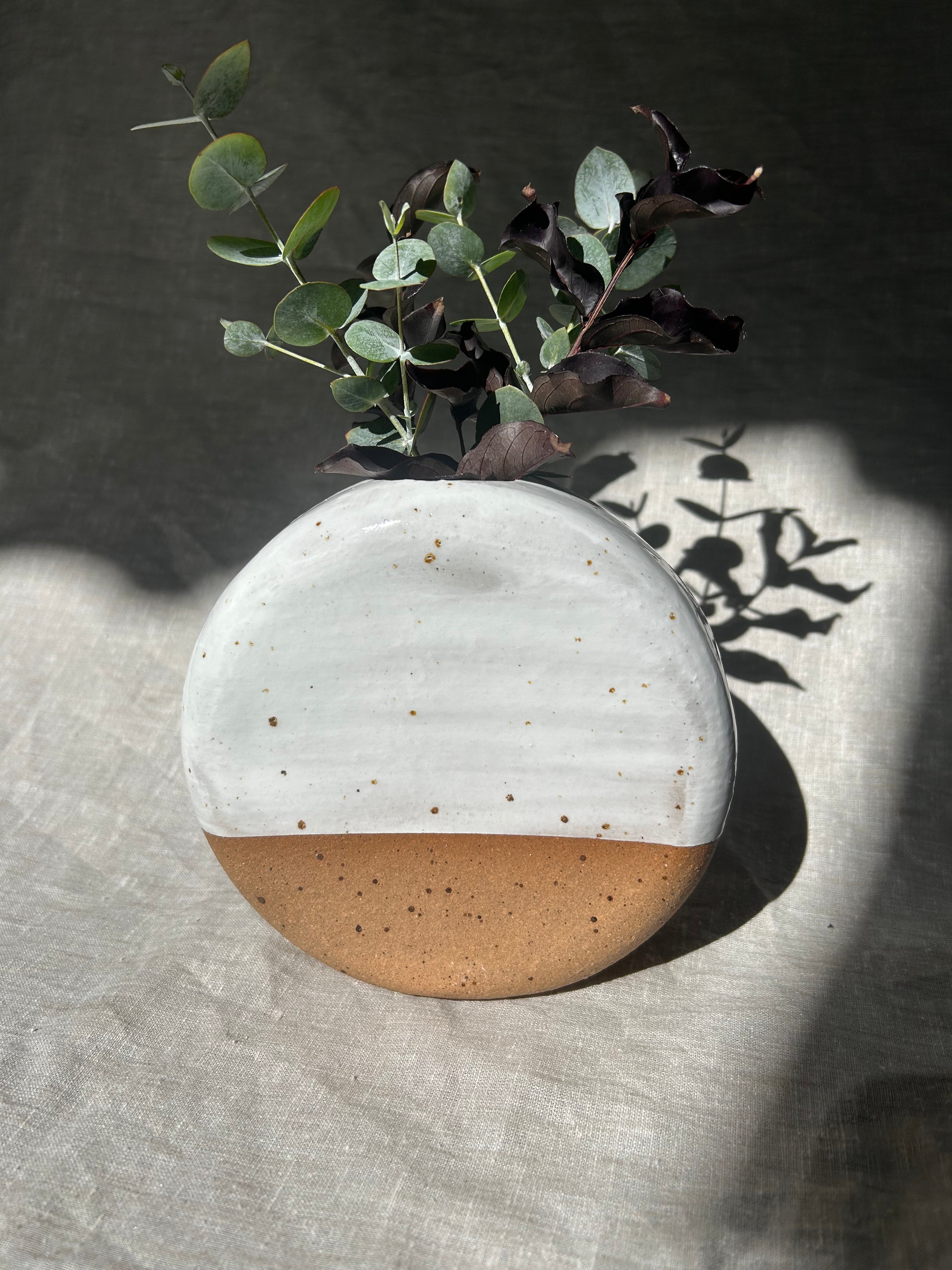 Round Vase - White